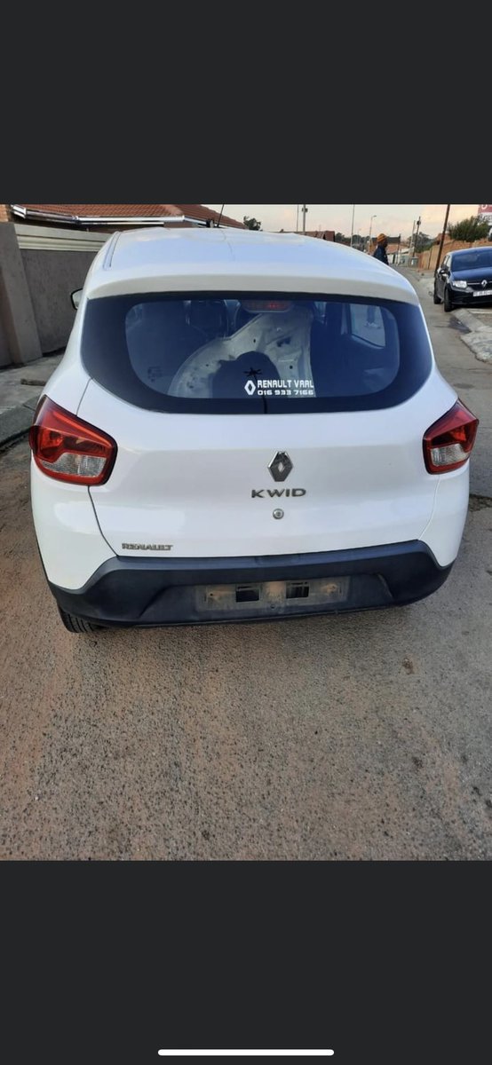 SparesRenault's tweet photo. 🚨🚨2017 Renault kwid 1.0 stripping for spares 🚨🚨
Based in Klipspruit Soweto 
Call or WhatsApp 0651637723 or 083 347 5915
#Renaultparts
#renaultkwid 
#Strippingforspares https://t.co/0T99XD97ng