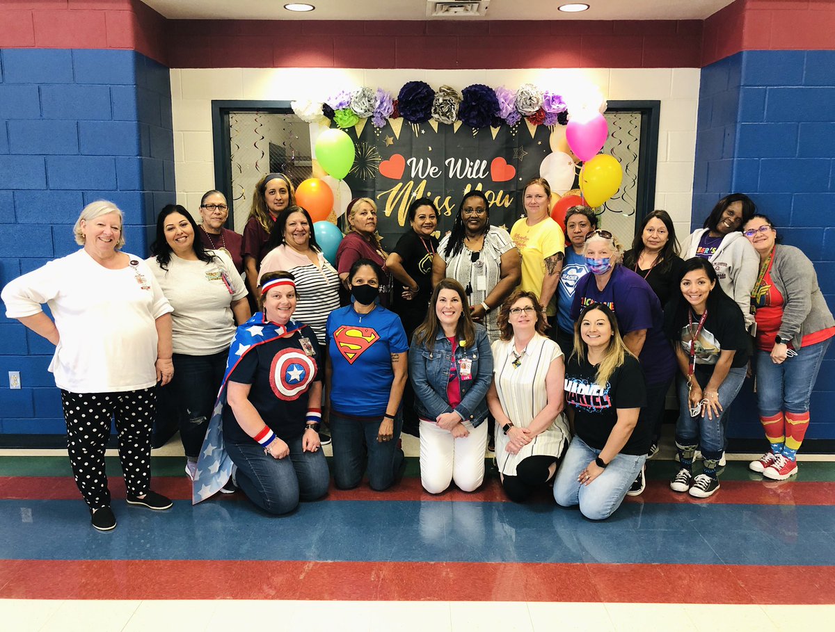 LauraBrast's tweet image. Ms. Nixon’s #FarewellFiesta at @CarverLISD! We are going to miss her but we are so proud of her promotion to Principal at @Lockhart_JH. We also know we are in good hands with @moni_0315 taking the reins next year!#LoveMyLISD #ChangesAreComing #ByeBossLady #AdiosPreK #HelloJrHigh