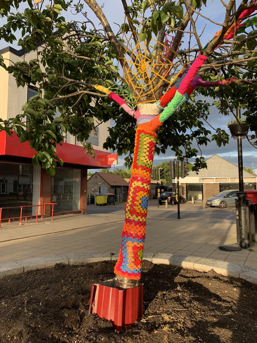 TobyMagness's tweet photo. @BenSVHodges @WorldBollard We have disguised posts in St Ives too…. I see your bollards and raise you a tree, bench and phone box! https://t.co/3iSCgRpVxy