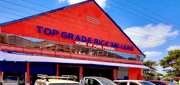 DETECTIVES MEET MAMA PISHORI 

Our Detectives on routine duties met Mama Pishori, who is one of our biggest followers, busy at work at Top Grade Rice Millers in Mwea, along the Nairobi-Embu highway. Mama Pishori whose real name is Monica, took advantage of our exclusive coverage