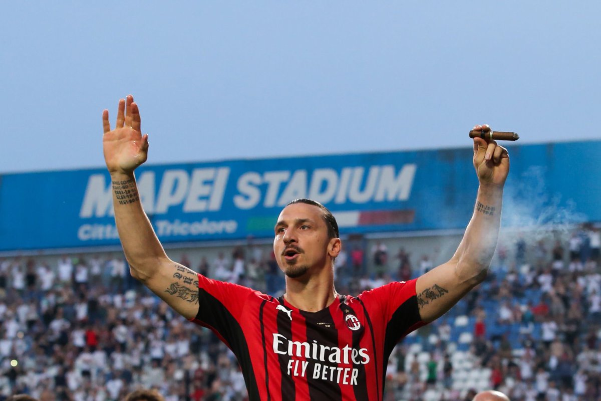 lnstantFoot's tweet photo. Dans son dernier post sur Instagram, Zlatan Ibrahimovic nous apprend qu’il a joué les 6 derniers mois sans ligaments dans son genou et a subi plus de 20 injections. 

Il n’avait qu’un objectif, tenir sa promesse faite à ses coéquipiers : gagner le Scudetto 🇮🇹🥹 https://t.co/PrGVn89Z20
