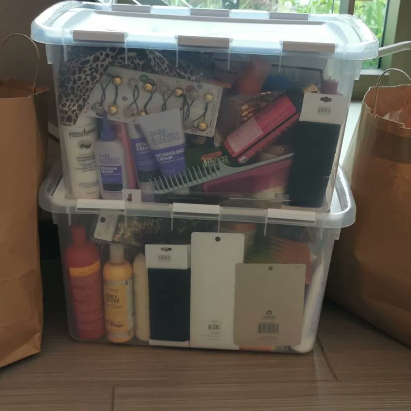EmbraceErica's tweet photo. Today we visited @womenscrisiswr in Kitchener, Ontario 

WCSWR operates two emergency shelters for women and children experiencing domestic violence: Anselma House in Kitchener and Haven House in Cambridge.
Happy to donate Black hair care products to this amazing organization!! https://t.co/VskcTqdRHi