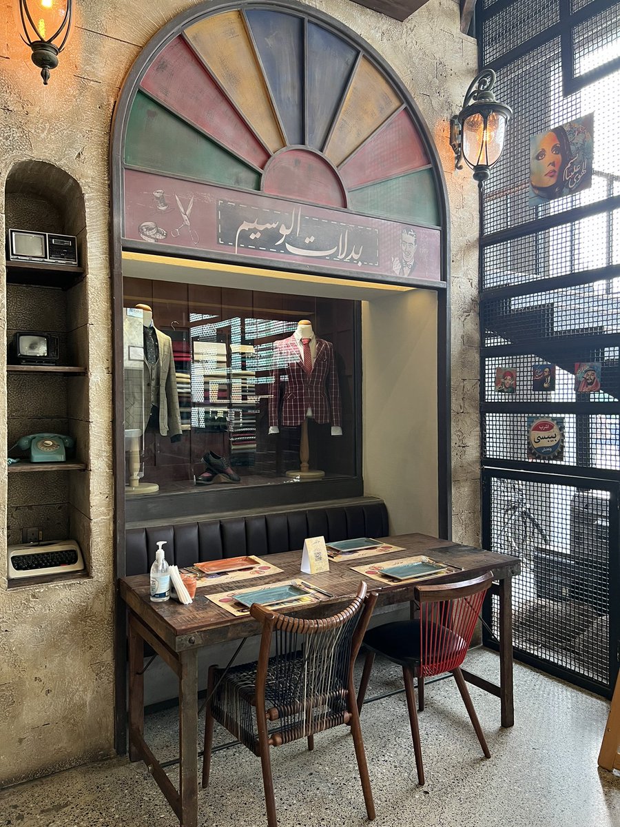 exclusiveriyad's tweet photo. اهلاً وسهلاً📸💙 

-من مطعم حارات| @Harat_KSA 

-مطعم جميل جامع لكم الفطور والغدا والعشاء والمكان الرهيب بالفكره الجميله على شكل حارات ومرحيه للافراد والعؤايل 
-اوقات العمل من6 صباح فطور الى11 ظهر
-ومن 1 الظهر الى1 الليل غدا وعشاء https://t.co/Fyvu2xYwe6