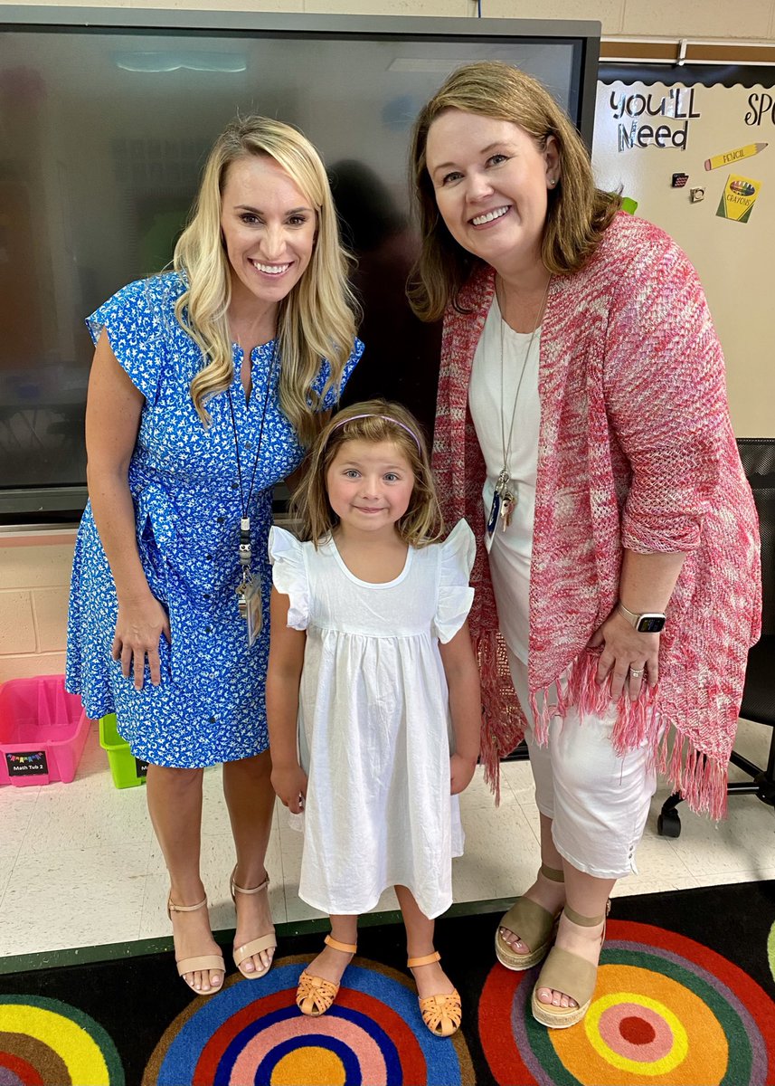 MegBegnaud's tweet photo. Thanks @MattElementary for a great kindergarten year! We are so thankful ⚓️ https://t.co/8l91DcUmUc