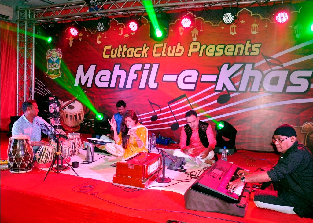 club_cuttack's tweet photo. GHAZAL NITE "MEHEFIL-E-KHAS" was organized in Cuttack Club.
The gala evening was enjoyed by the members and their families..
.
.
#ghazal #GazalSinger #gazalshow #MehefilEKhas #singer #singing #singingshow #entertainment #fun #clubbing #cuttackclub #night #nightclub #nightshow https://t.co/2krOsQgDKF