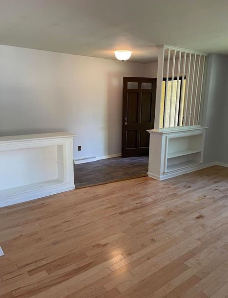 JGkeepitreal's tweet photo. New Listing: 2015 Brentwood Drive, SpfldIL
3 bed, 3 bath, $169,000. Close to park, golf courses, restaurants. All-brick ranch home move-in ready. Transferable home warranty with acceptable contract. Sold AS-IS, inspections welcome. Call Jerry George (217.638.1360). #jgteam https://t.co/MtaFwLYcR2
