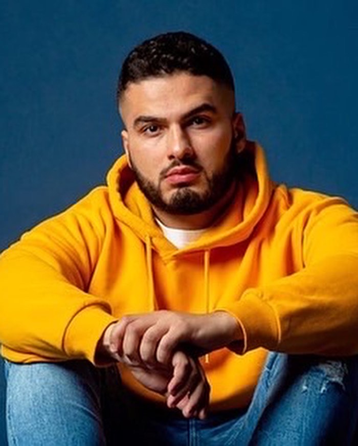 ComedyontheG's tweet photo. TONIGHT FROM 7.30pm 

Comedy on the Green Finale brings your a blockbuster line up to send us into the summer break! 

Joining us the brilliant @KaeKurd @Nabilu @fatihaelghorri @bellabellahull @AniaMags @rosiedotfrancis and @pete_reth 

Tickets in the bio or sold on the door! https://t.co/QmHsl15Gut