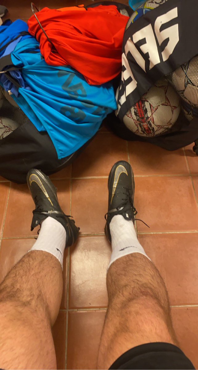 Flamman9's tweet photo. Energin på fotbollsplanen är just nu väldigt låg. Men det står minus 10 i vågen iallafall. 10 borta 25 kvar. Sen blir det kul igen. #avdankad https://t.co/zXTCvqtg8W
