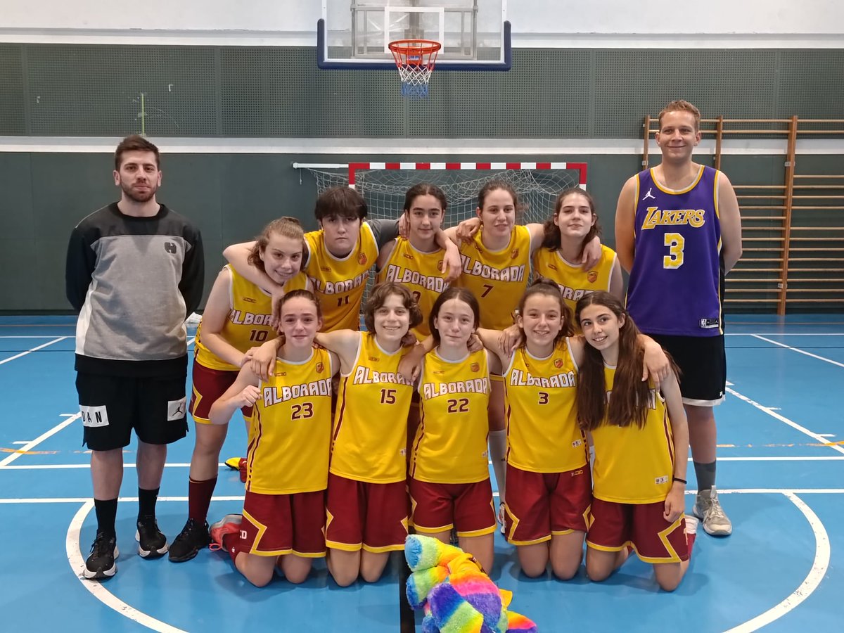 ¿No sabes que hacer el sábado? 

Vente a ver a las infantiles que jugamos SEMIFINALES a las 12:00 en Pabellón Del Alborada del edificio C! 

#somosalborada #basketalborada