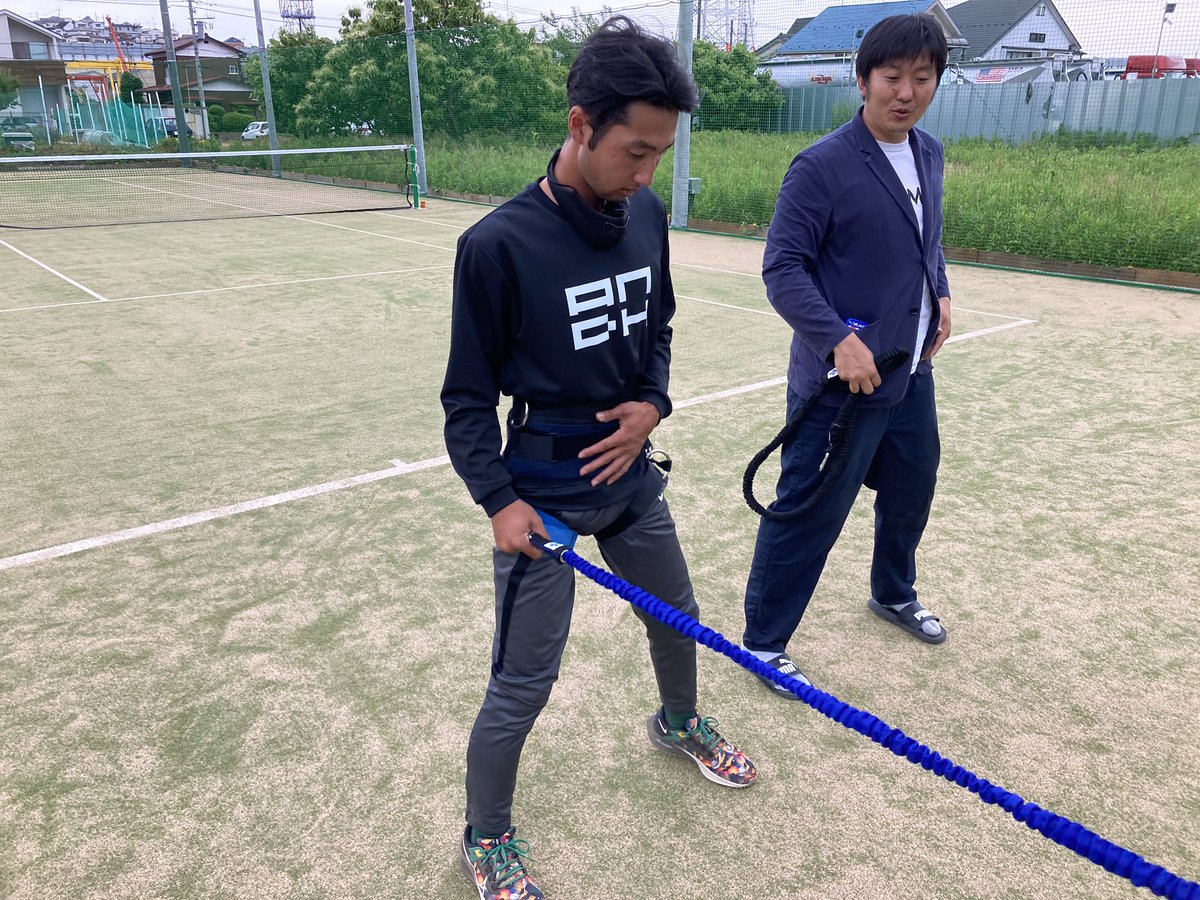 izuharabaseball's tweet image. 今日は倉嶋君(@no1second)と一緒に【加藤幹典インディfield】へお伺いしました。幹典君がコアベロシティーベルトの販売を開始するとのことなので、早速レクチャーを受けました✨
これを明日から選手たちに還元✨