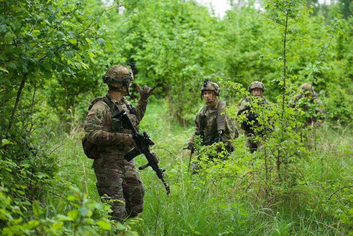 🇺🇸 members of @NATO_MN_BG_SVK trained and took part in Slovak Shield. This 🇸🇰 joint exercise increased our interoperability and combined readiness as a battlegroup. It provided us a great opportunity to train together. 
We are now #StrongerTogether #WeAreNATO