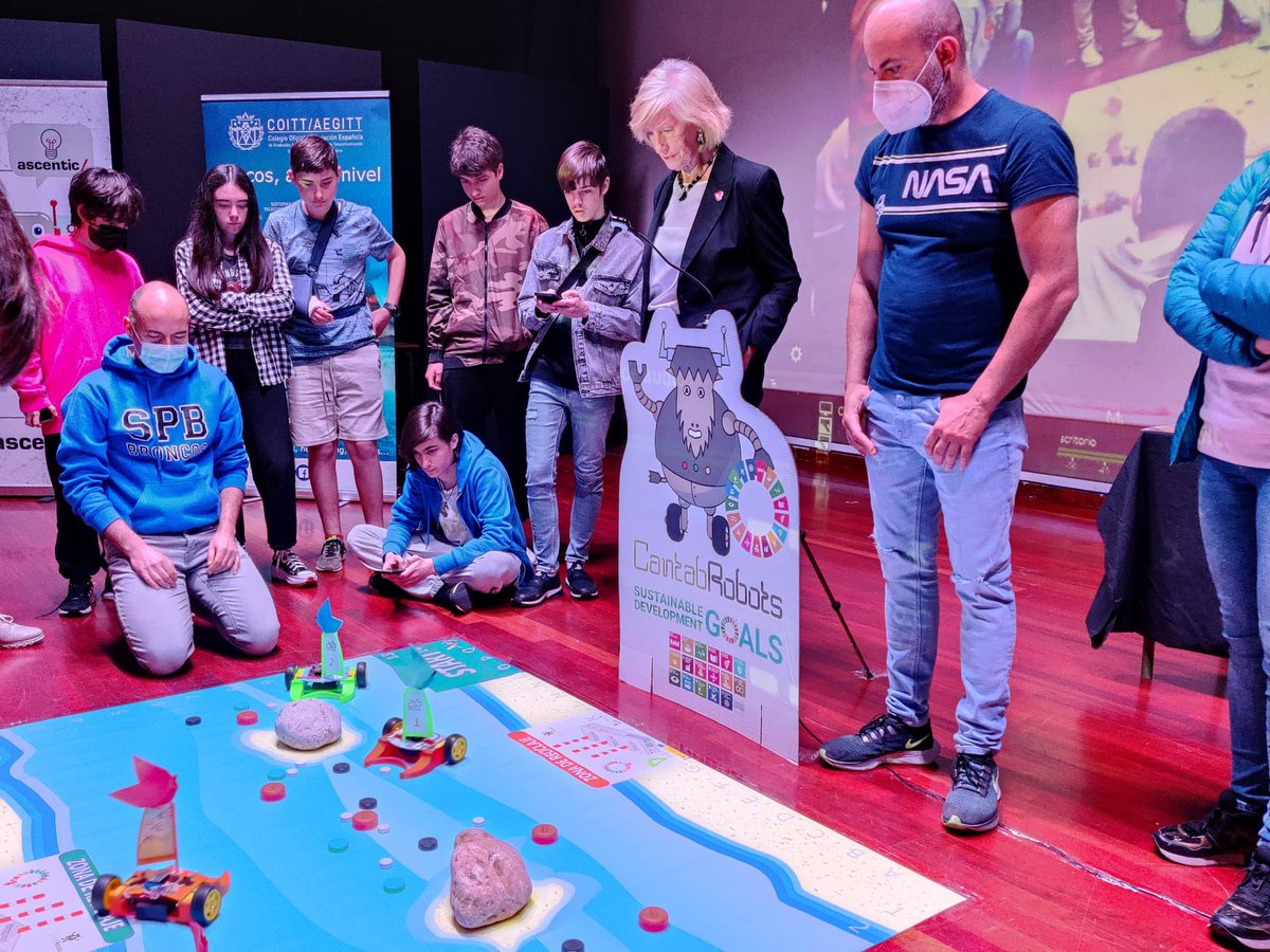 El IES José María Pereda ha acogido hoy la final de la X edición de <a href="/cantabRobots/">CantabRobots</a>. Qué gran iniciativa para fomentar las vocaciones científico tecnológicas. 
Enhorabuena a alumn@s y docentes y, en especial, a:
🥇IES La Granja 
🥈IES Ría San Martín 
🥉IES Estelas de Cantabria