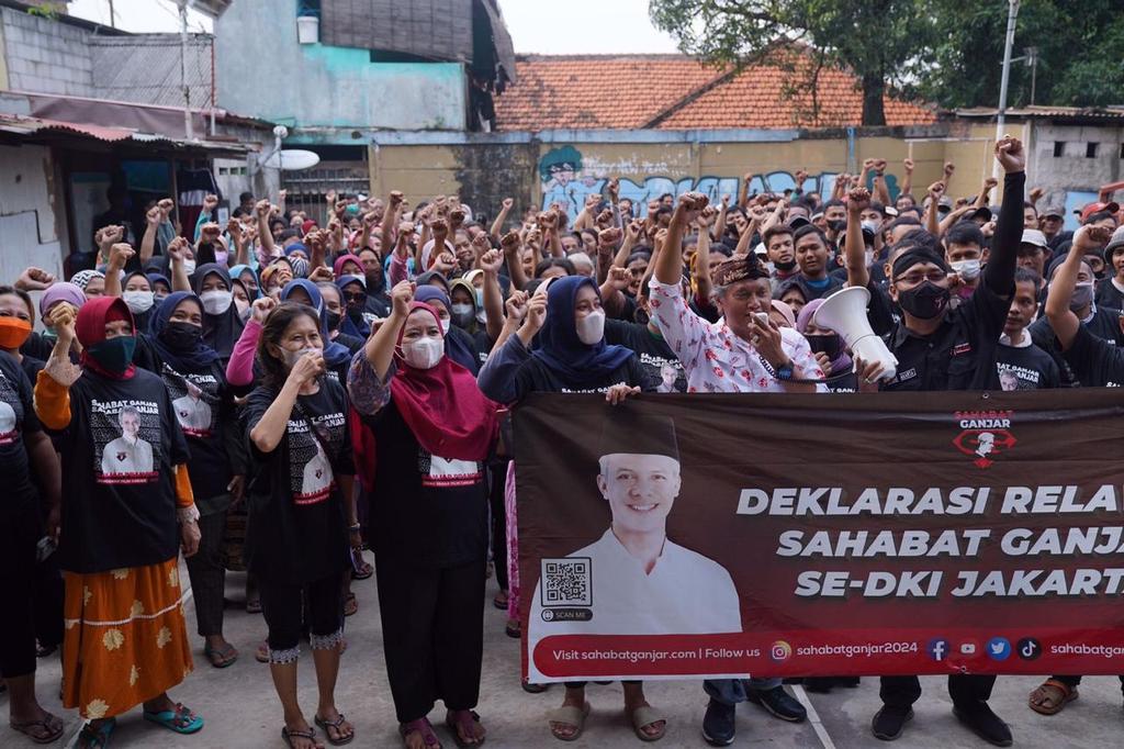 Yyout16's tweet photo. bentuk dukungan kepada Ganjar untuk 2024 dilakukan dengan deklaratsi sahabat ganjar Dan semangat untuk mendukung #DeklarasiSaGaDKIJakarta https://t.co/O3WioAEMdX