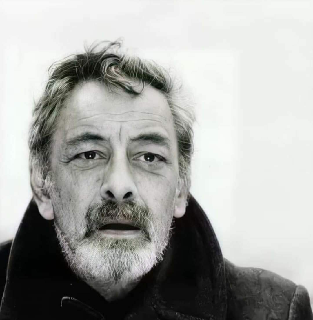 كم تمنيت مرور الأيام ونسيت أنها عمري ..