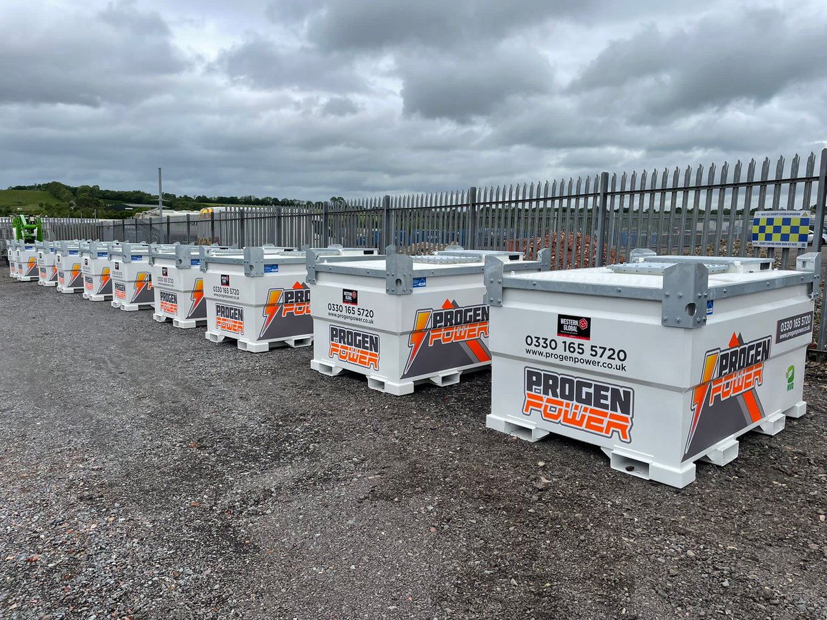 Check out these latest TransCubes from @western_global which are perfect for our needs.

#fuel #HVO #diesel #temporarypowersolutions #fuelcell #festivals #eventshire #DL2022  #eventprofsuk #ukfestivals #ukevents #makingmoves #marketleaders #takingover #investment