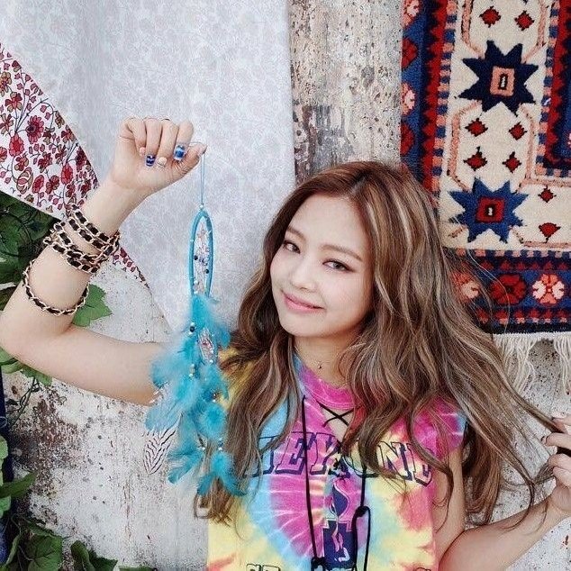 jen_jenini's tweet photo. OMG WE ARE SO CLOSE TO THIS HAIR 
JENNIEEEE 😳 https://t.co/SbwjOa6hVl