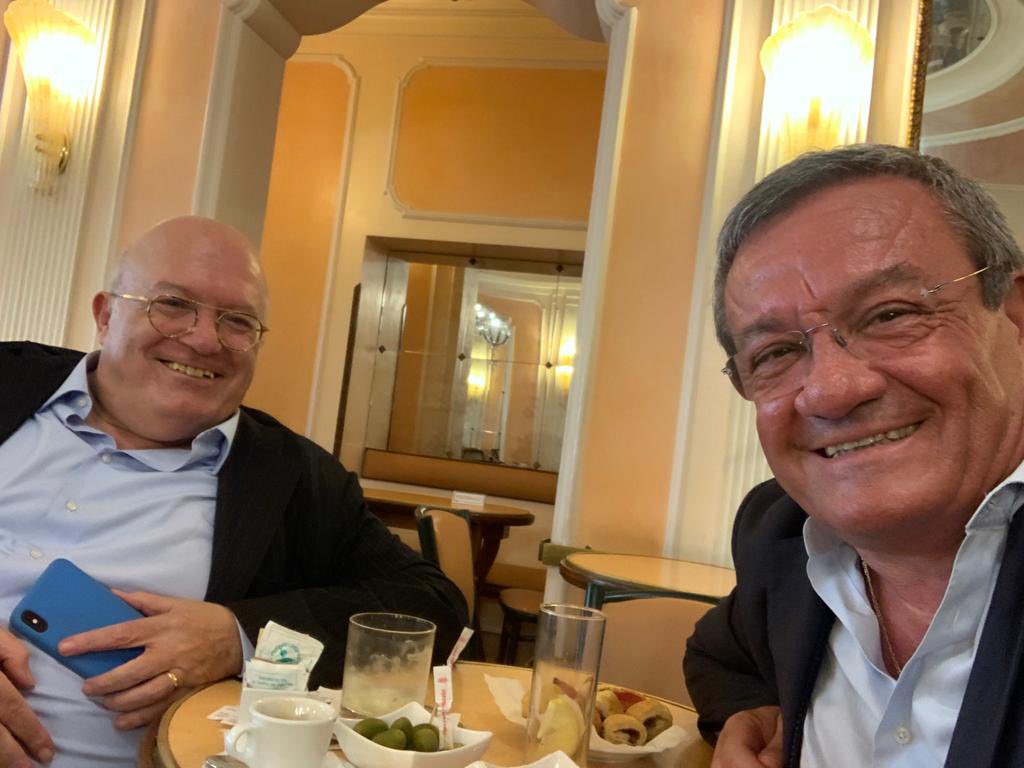 Storace's tweet photo. Grande Salvatore #Ronghi, sempre in giro in tutta Italia tra politica e sindacato, l’ho fermato per un’oretta da #Giolitti
Buone prospettive https://t.co/wIFFapY2F9