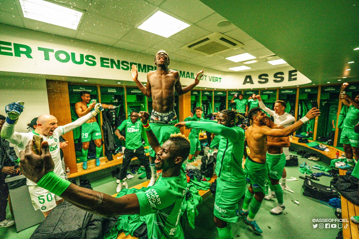 jupra42's tweet photo. Ce soir double stress. St Chamond @SCBVG joue son match 3 de son 1/4 des playoffs d'accession #PROA et évidemment @ASSEofficiel son match aller du barrage pour le maintien en #Ligue1. Double stress mais aussi double bonheur possible! #ASSE #SCBVG #TeamASSE #TeamSCBVG https://t.co/GiZ1XeGymJ