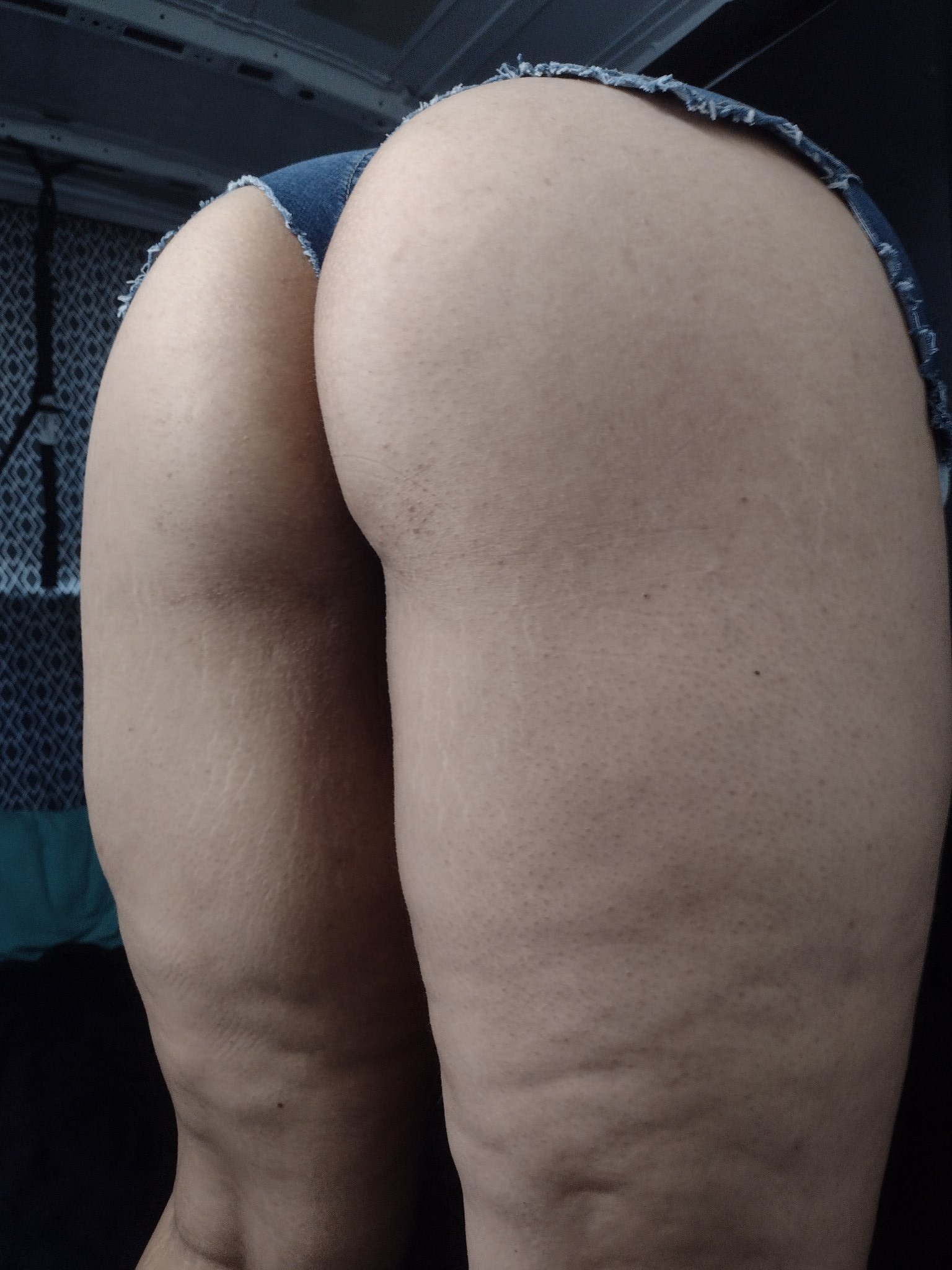What would You do to this Ass... #hazeltinsdale #ThursdayTease #bootybootybooty #Doggy_Style https://t.co/kkPgIMerLh