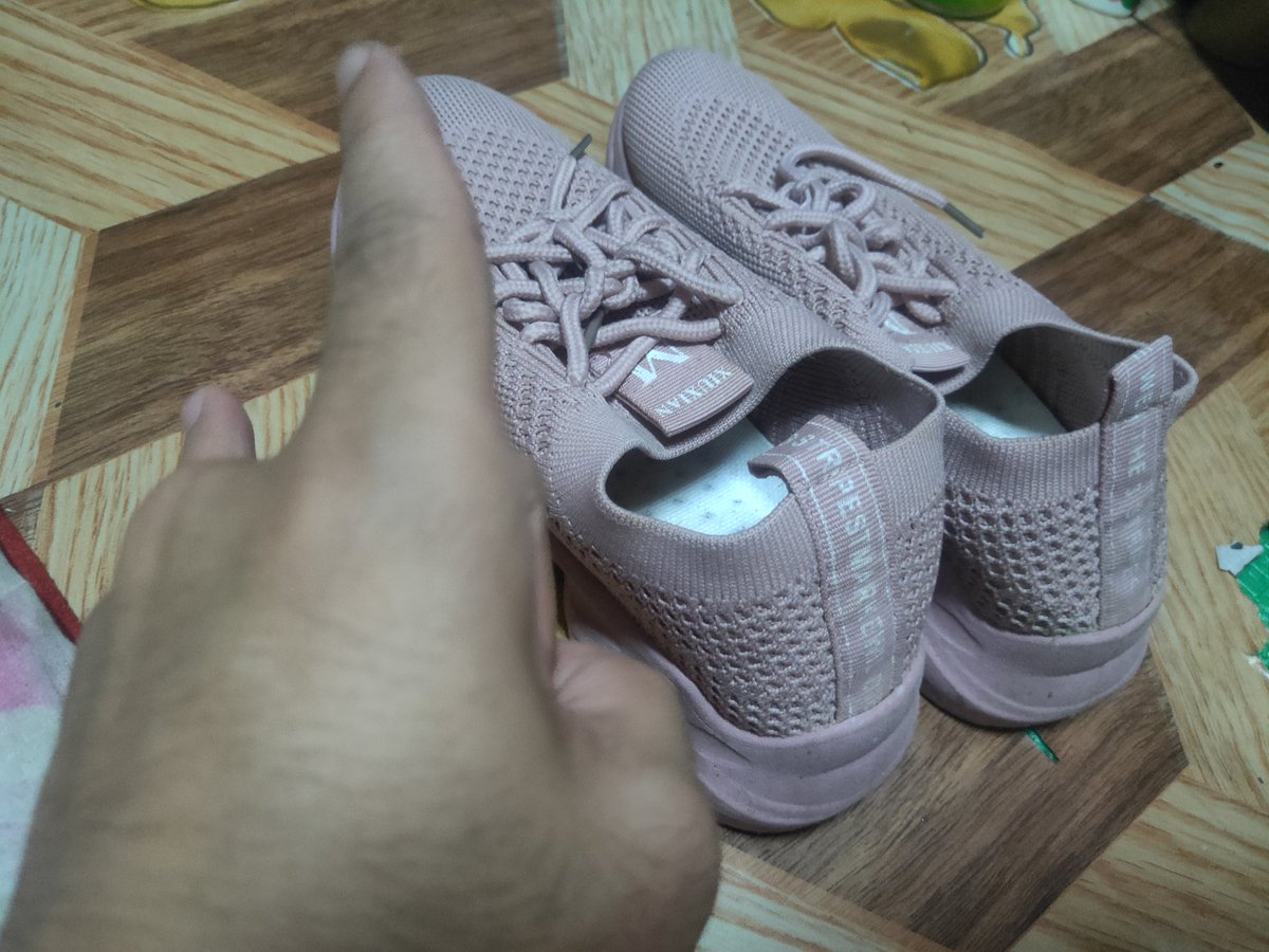 Leepyitlar's tweet photo. I am sneaker bullish @SneakerBull_NFT
#bullheads https://t.co/9mhzdgnMiS