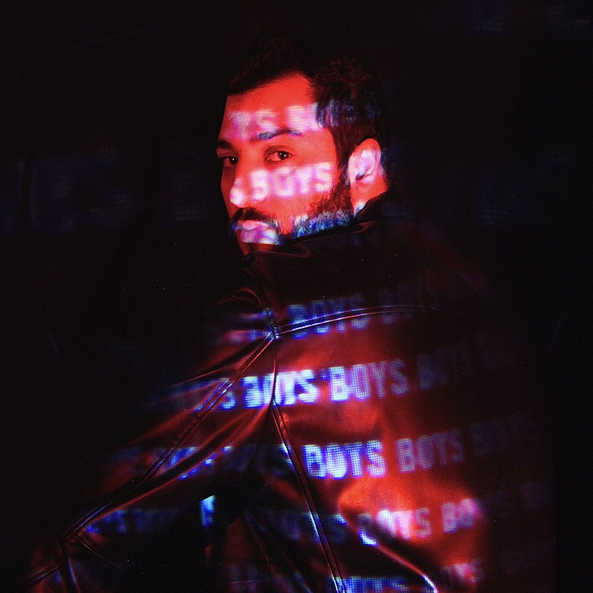 AAAAAH o meu novo single “boys” sai já amanhã! 😭🌈