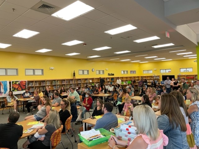 DavidJGaudet's tweet photo. #OWLtstanding turnout for @OakviewElem Kindergarten Orientation! https://t.co/9i8iF7IWFD