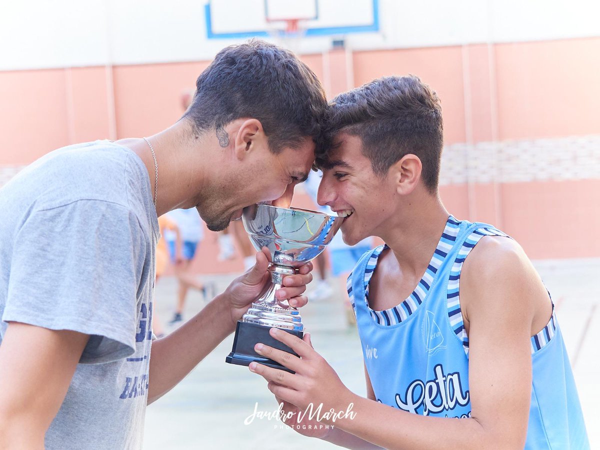 ecMalagaDeporte (@ecmalagadeporte) on Twitter photo Ayer se celebró la final Plata de #Baloncesto infantil masculino con el resultado
<a href="/adecgoleta/">𝘾𝘿 𝙇𝙖 𝙂𝙤𝙡𝙚𝙩𝙖</a> 41 - 12 @rosadegalvez <a href="/BasketNorte/">Basket Norte 🏀</a> Ayer se celebró la final Plata de #Baloncesto infantil masculino con el resultado
<a href="/adecgoleta/">𝘾𝘿 𝙇𝙖 𝙂𝙤𝙡𝙚𝙩𝙖</a> 41 - 12 @rosadegalvez <a href="/BasketNorte/">Basket Norte 🏀</a>