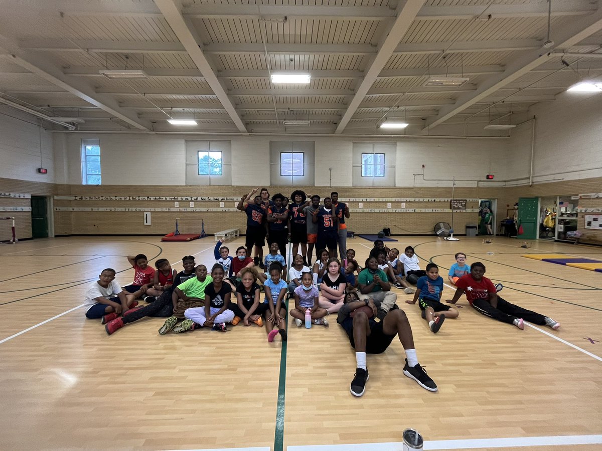 Bass Elementary School (@basselementary) on Twitter photo Thank you <a href="/hhspioneersfb/">Brad Bradley</a> for making field day so special! You even sent some former Bulldogs which really brightened our day here πͺπ»π Thank you <a href="/hhspioneersfb/">Brad Bradley</a> for making field day so special! You even sent some former Bulldogs which really brightened our day here πͺπ»π