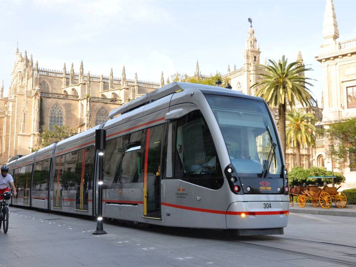 ¿Cuántos kilómetros de metro en superficie podríamos construir con los 1.045 millones de euros que cuesta sólo el tramo norte de la Línea 3 de metro de #Sevilla (si no se producen sobrecostes)? 
¿Cuánto tardaríamos en construirlos?  
<a href="/Ayto_Sevilla/">Ayuntamiento de Sevilla</a> <a href="/FomentoAND/">Consejería de Fomento de la Junta de Andalucía</a> <a href="/mitmagob/">Pol</a>