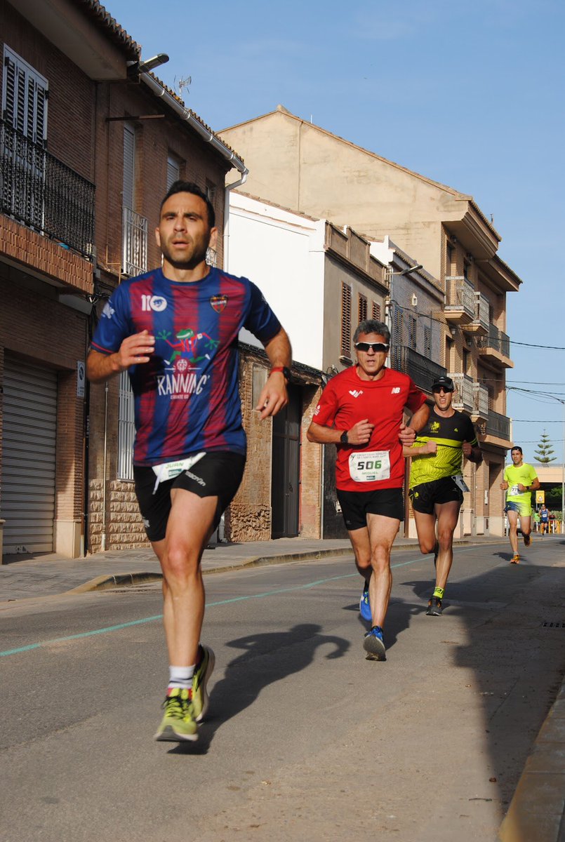 RanningClub's tweet photo. El pasado fin de semana, nuestro Ranner Juan Sánchez volvió a representarnos en el Circuit de L’Horta Nord 💙♥️ En este caso en la #7kMeliana. El calor empieza a apretar, pero eso no atenaza a los nuestros 🐸 ¡Vamos, Juan!💪🏻
#SoyRanner #OrgullGranota https://t.co/2l7iLI8Oo2