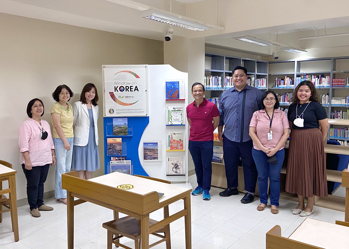 AteneoKSP's tweet photo. Yesterday, @AteneoKSP and @Rizal_Library, led by their respective Directors, Mr. Oliver John C. Quintana and Dr. Vernon R. Totanes, warmly welcomed to @ateneodemanilau, Ms. Gu Hwayeong, 2nd Secretary for Public Diplomacy from the Embassy of the Republic Korea in the Philippines. https://t.co/u7QVefGgUv