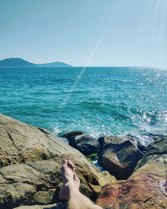 Tirar um tempo de qualidade n&atilde;o tem pre&ccedil;o Ganhar mais ou viver mais? O que voc&ecirc; prefere?  #mar #vida<a href="/tag/sol"class="tags"><span>#sol</span></a><a href="/tag/vida"class="tags"><span>#vida</span></a><a href="/tag/mar"class="tags"><span>#mar</span></a><a href="/tag/praia"class="tags"><span>#praia</span></a><a href="/tag/lifestyles"class="tags"><span>#lifestyles</span></a><a href="/tag/viver"class="tags"><span>#viver</span></a><a href="/tag/relaxar"class="tags"><span>#relaxar</span></a>