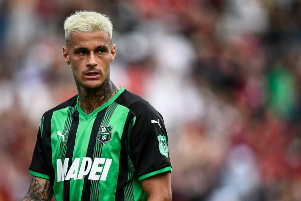MilanPosts's tweet photo. 📰 #Gazzetta: A meeting was to take place at the end of the season between Maldini, Massara and Sassuolo's directors. The club has set the price for #Scamacca at €40m. #Colombo, Brescianini, Nasti or Maldini could be in the deal. The #Neroverde club are making their evaluations. https://t.co/VahsQsJo5m