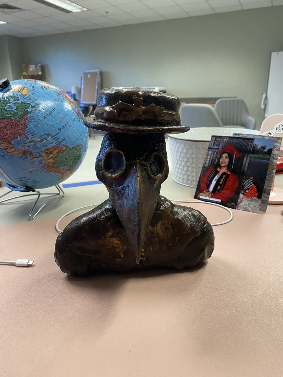 MsDsKids's tweet photo. How INSANE ๐ฑ๐คฉ๐คฉ My S made this plague doctor out of clay for her final project and then gifted it to me! ๐ฎ #APLife #WEARECHSINDIANS #theclevelandisdway #CHSCommitment
#MsDsKids #relationshipsmatter #WhyITeach https://t.co/jfj9etNtYN