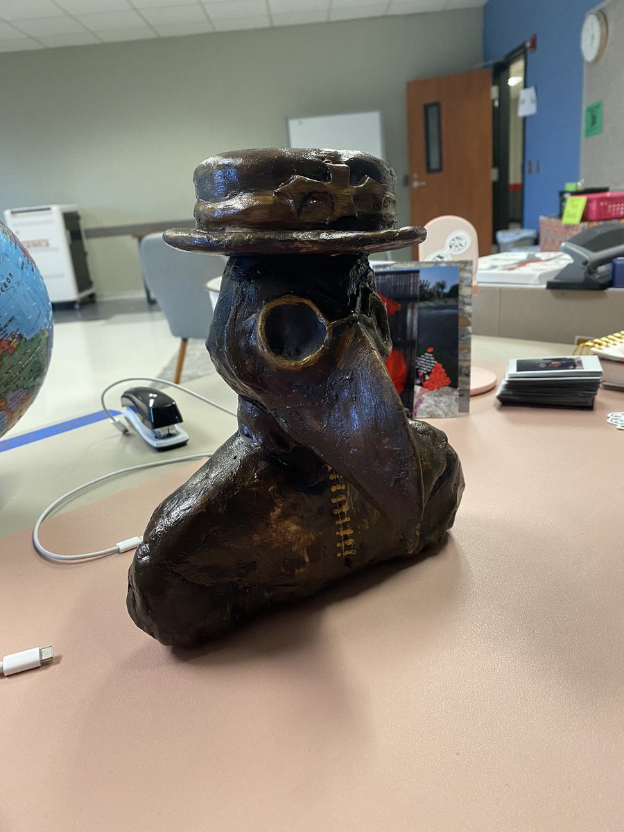 MsDsKids's tweet photo. How INSANE ๐ฑ๐คฉ๐คฉ My S made this plague doctor out of clay for her final project and then gifted it to me! ๐ฎ #APLife #WEARECHSINDIANS #theclevelandisdway #CHSCommitment
#MsDsKids #relationshipsmatter #WhyITeach https://t.co/jfj9etNtYN