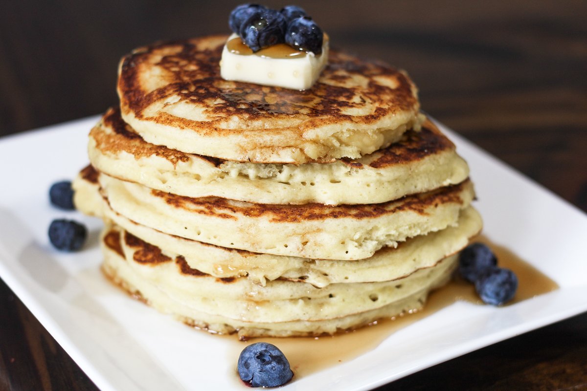 jennifer_sikora's tweet photo. These Lemon Ricotta Pancakes are some of the best pancakes you’ll ever eat! They have the perfect Italian flair made with creamy ricotta and fresh lemon. What's not to love? #ad #Lemonweek @RodelleV #LaTourangelle https://t.co/8vySkFfMdq https://t.co/Lag49lH6eH