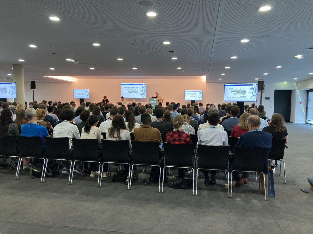 DrT_Jackson's tweet photo. Standing room only in the #LPS22 session on #OpenScience and open code tools. Who would have though making things open would be popular :) https://t.co/3Cra4IMvvp
