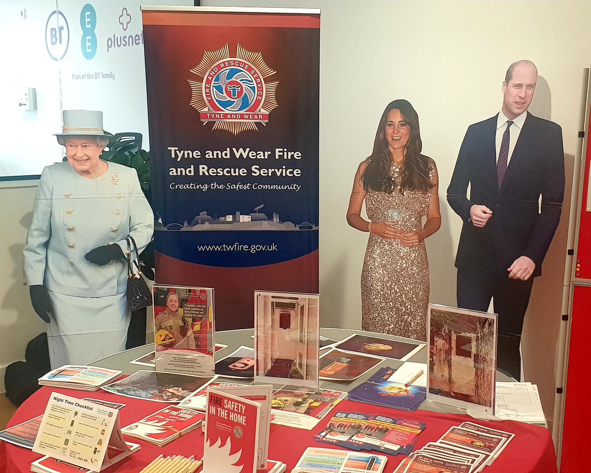 MehrbanSadiq's tweet photo. We welcome #jubilee2022
#TWFRS
#communityengagement
#firefamily #inclusion #recruitment
#BTCallcenterGosfort
@LailaAb95314447
@Kfullen76 @Kas1691Ks https://t.co/aLOR4yGHhb
