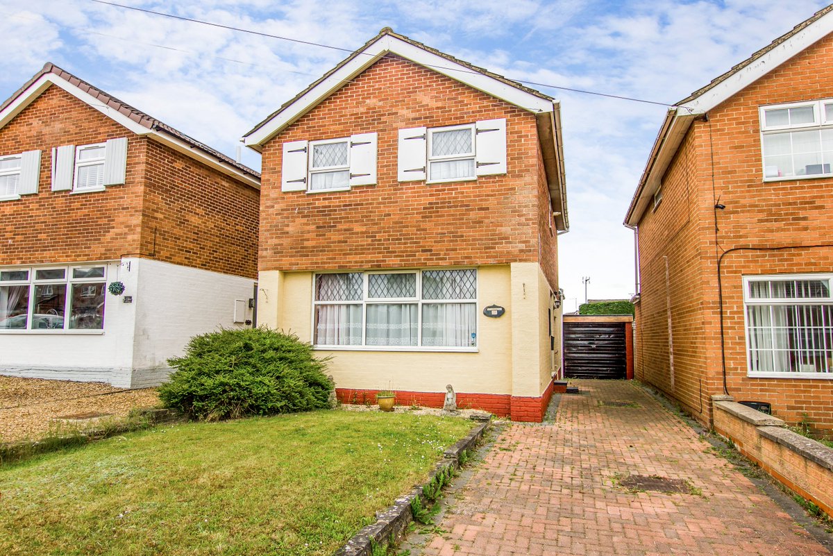 simpsonpartners's tweet photo. New To Market Extended Three Bedroom Detached Property In Deeble Road Kettering OIEO £300,000
Please Call To View 01536 518200
https://t.co/ZpuxSs21iL
#kettering #property #propertyinvestment #estateagents #iselodge #nochain #viewingrecommended #ketteringestateagents https://t.co/l6qXVD74y0