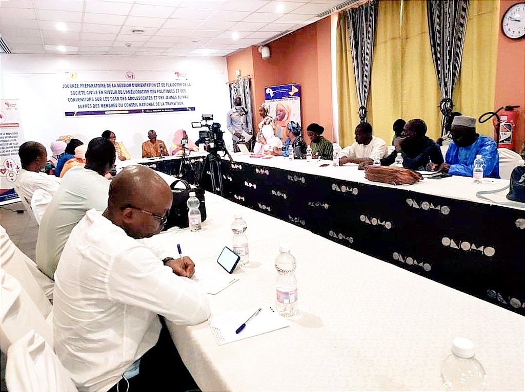 Journée préparatoire de la session d'orientation et de plaidoyer de la société Civile en collaboration avec FAWE Mali en faveur d'améliorer les politiques et conventions sur les (DSSR-AJ) au Mali auprès des membres du Conseil National de la Transition (CNT). 
#onasr #coscpfmali