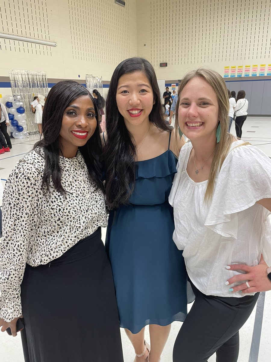 phoebeylim's tweet photo. Wrapped up my last fifth grade celebration at Rasor with the best team last night. I woke up feeling so teary eyed realizing how much I’m going to miss these kids and their amazing families❤️ But like I told the kids, Rasor will always have a home for them (&amp; me!) here. https://t.co/n3plwnn2ZA