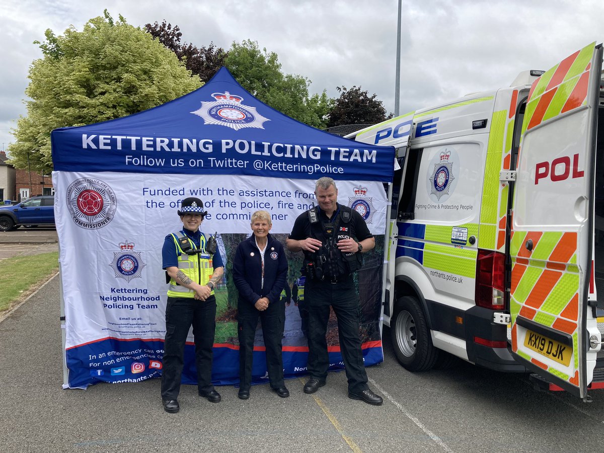 LittleJo44's tweet photo. Avondale Community Centre this morning. Safety messages given out by Fire and Police to general public @northantsfire @DazCarson68 @NorthantsPolice https://t.co/TtWhlI7JFx