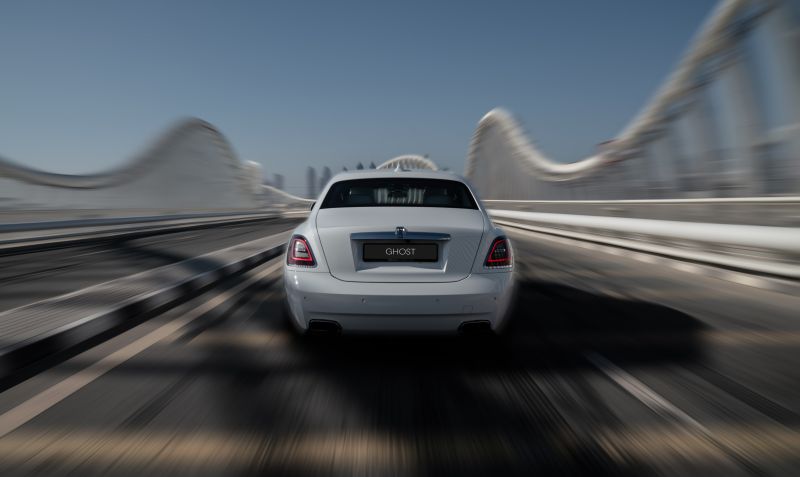 rollsroycecars's tweet photo. #RollsRoyce #Ghost is serenely comfortable and perfect in its minimalism as it navigates the streets of #Dubai. https://t.co/S9Ywb5fbBp