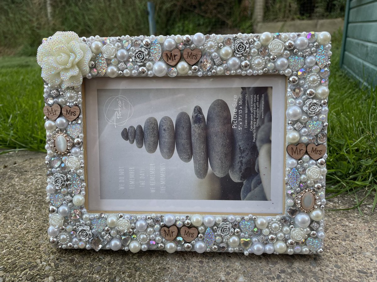 NatalieEdex's tweet photo. Itβs wedding season π°π»π€΅πΌππ unique gifts to put your big day memories into π #shiningshimmeringsplendiddesigns #customphotoframe #wedding #mrandmrs #mrandmr #mrsandmrs #brideandgroom #goingtothechapel #smallbusinessuk #sparkleandshine #rhinestones #pearls #embellishments #etsy https://t.co/BsX8lxEego