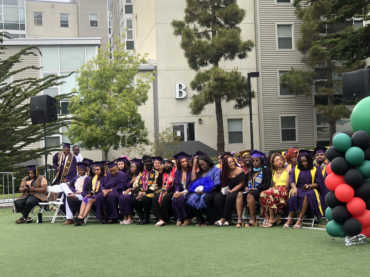 blackunitysfsu's tweet photo. Congratulations to our #BlackUnitySFSU Gators. #Jabulani2022❤️🖤💚🎓🎉 https://t.co/C77ogfcPhe