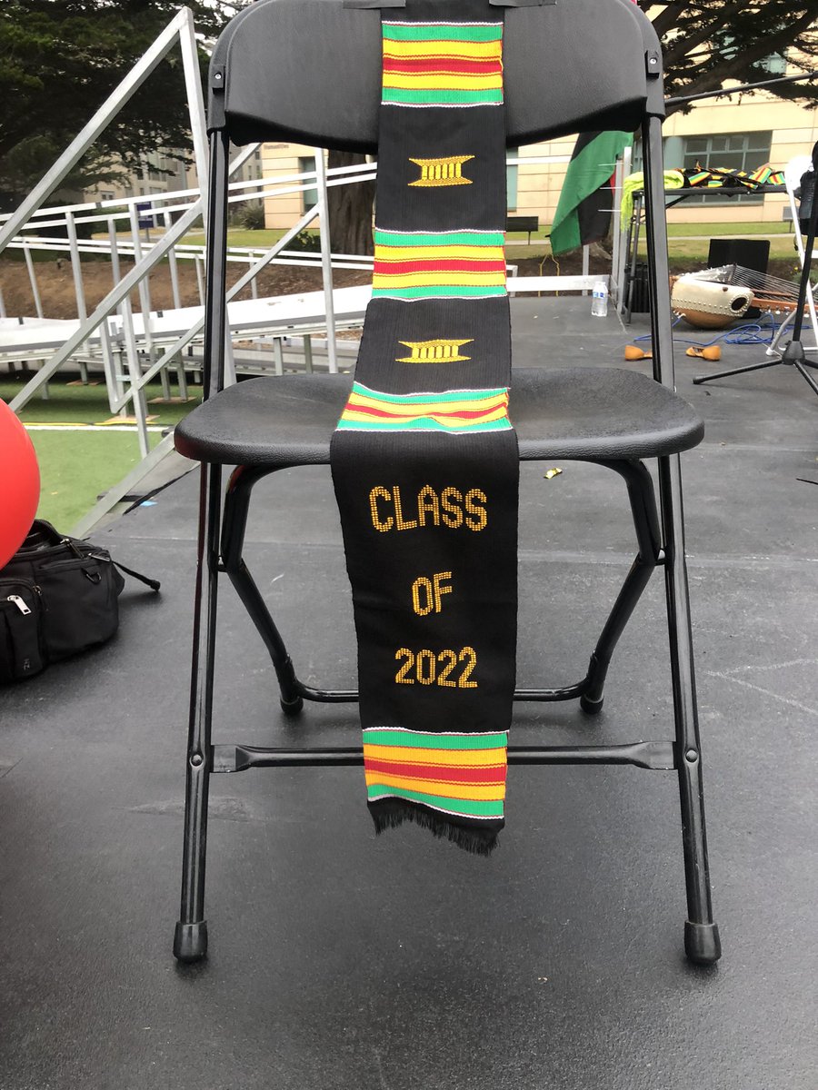 blackunitysfsu's tweet photo. Congratulations to our #BlackUnitySFSU Gators. #Jabulani2022❤️🖤💚🎓🎉 https://t.co/C77ogfcPhe