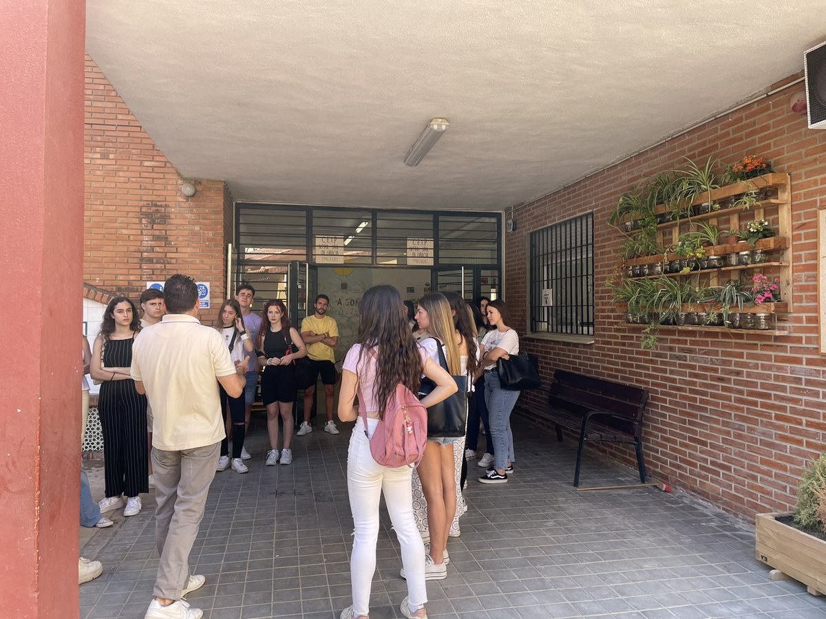 Noelia Alcaraz Salarirche (@aileon25) on Twitter photo Después de dos años por el COVID, hemos vuelto a visitar al <a href="/ColegioElGracia/">Colegio El Gracia</a> que como siempre no deja de sorprendernos. Gracias a los profes y a los niños y niñas que nos han contado cómo es su cole! #dgprimuma 👏👏💓 Después de dos años por el COVID, hemos vuelto a visitar al <a href="/ColegioElGracia/">Colegio El Gracia</a> que como siempre no deja de sorprendernos. Gracias a los profes y a los niños y niñas que nos han contado cómo es su cole! #dgprimuma 👏👏💓