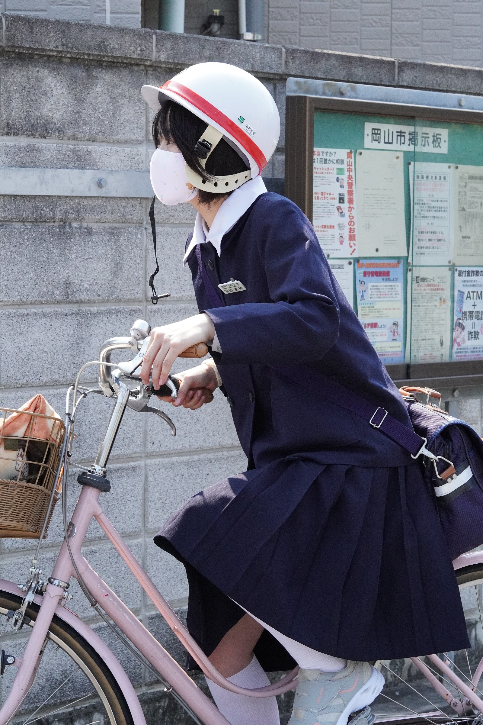 女子高生市街通学画像掲示板 #中学生 や #女子高生 の姿をテーマにした撮影の時は、通学のシーンを再現するために自転車もちゃんと用意します。  徹底的にリアリティを追求していくので、ただ自転車にまたがるだけでなく実際に自転車で走ってもらって、その姿を連写で ...