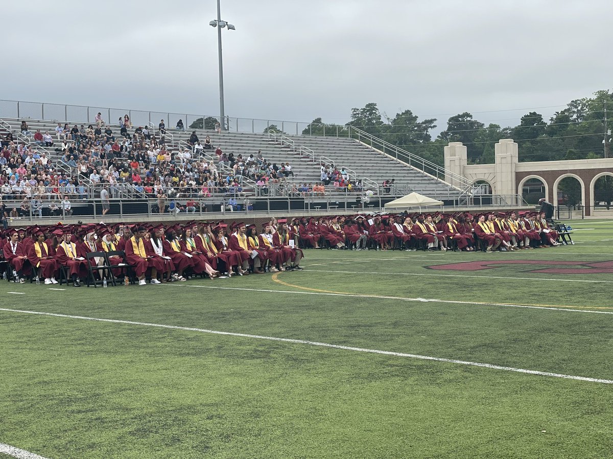 Lex2Be's tweet photo. Congratulations @BCHSBearcats Class of 2022! @LexingtonTwo #WeAreLex2 #Lex2This @L2IC_CATE https://t.co/UT0JYfqqSw