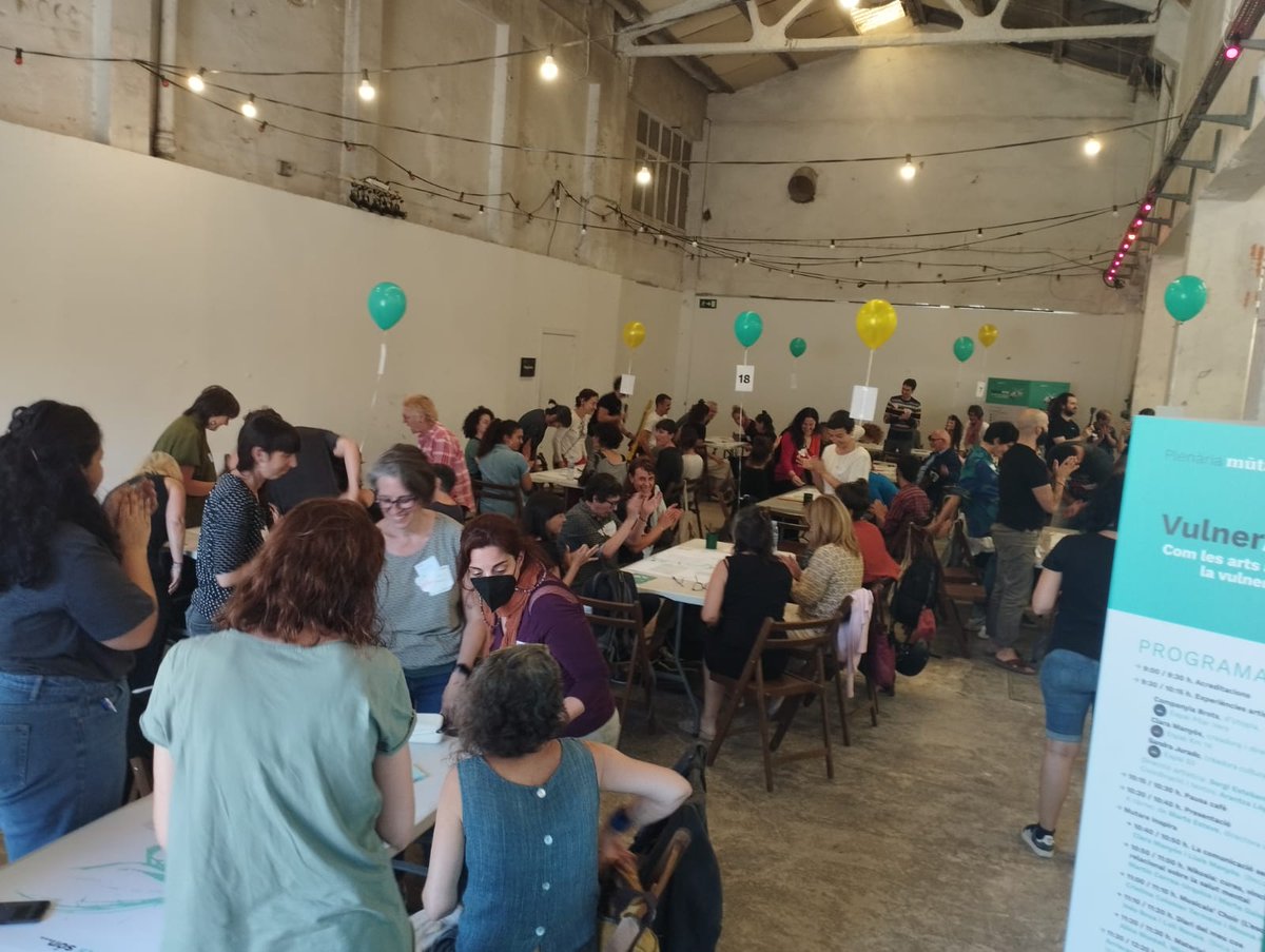 Taula3sector's tweet photo. 📌Avui hem participat a #Mutare22: #VulnerArts, una jornada per connectar el sector social amb el cultural i l'artístic i trobar i treballar eines per donar resposta als reptes socials a través dels llenguatges artístics🎭.
@FundacioCarulla https://t.co/IMLZEBjpwu
